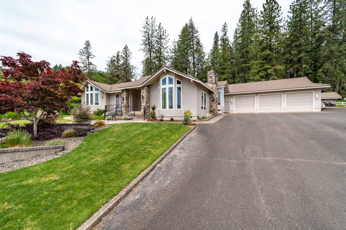 37691 Upper Camp Creek Rd. Springfield, Oregon Brita Arcuri